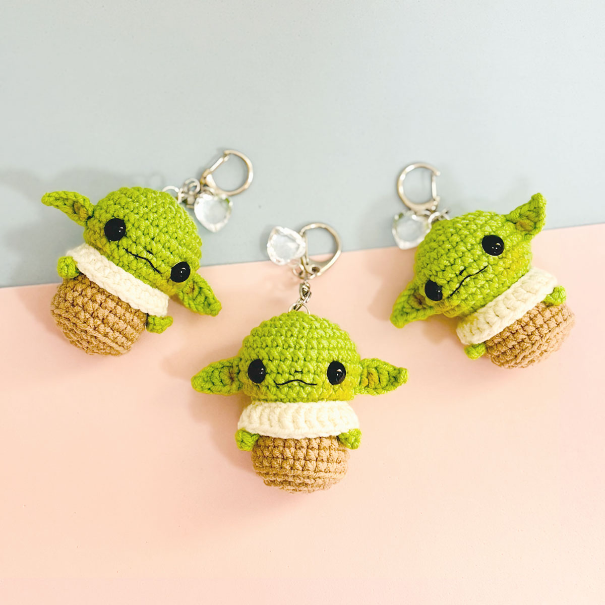 Baby Yoda Chaveiro Amigurumi - Pronta Entrega - Imagem 2