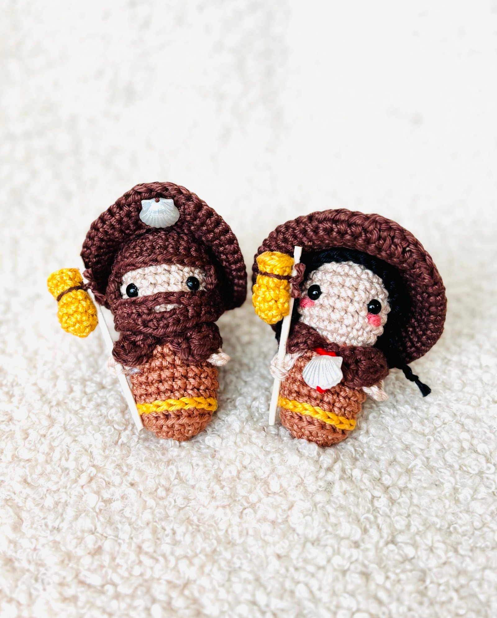 Receita Amigurumi Mini Apóstolo e Peregrina - Padrão PDF (Arquivo Digital) - Imagem 3